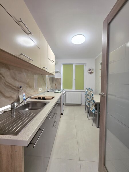 Piata Trapezului/ 1 minut metrou