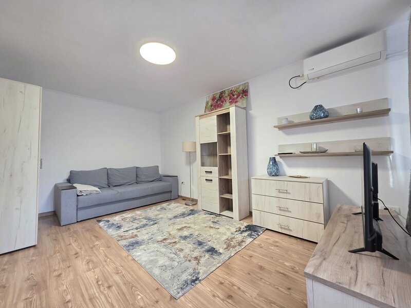 Piata Trapezului/ 1 minut metrou