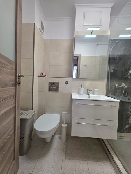 Piata Trapezului/ 1 minut metrou