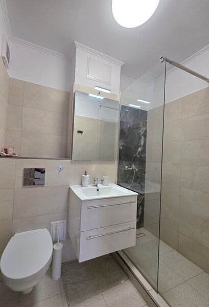 Piata Trapezului/ 1 minut metrou