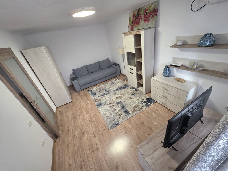 Piata Trapezului/ 1 minut metrou