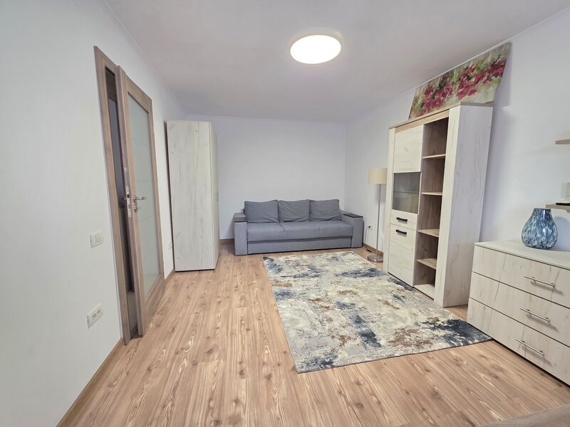 Piata Trapezului/ 1 minut metrou